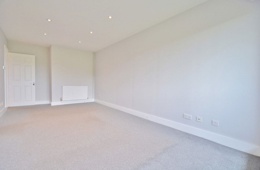 Images for Coombe Hill Crescent, Thame