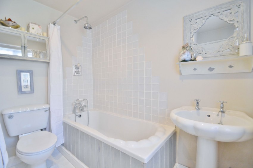 Images for Three Gables, High Street, Ludgershall