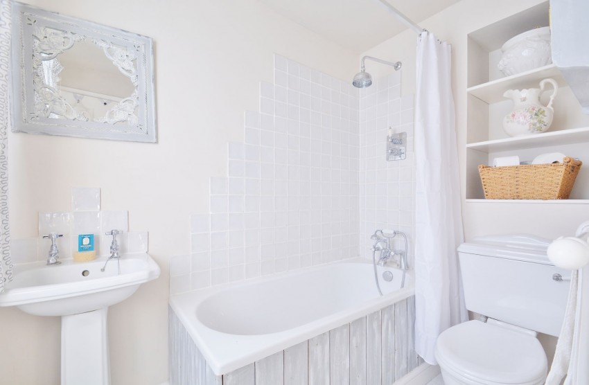 Images for Three Gables, High Street, Ludgershall