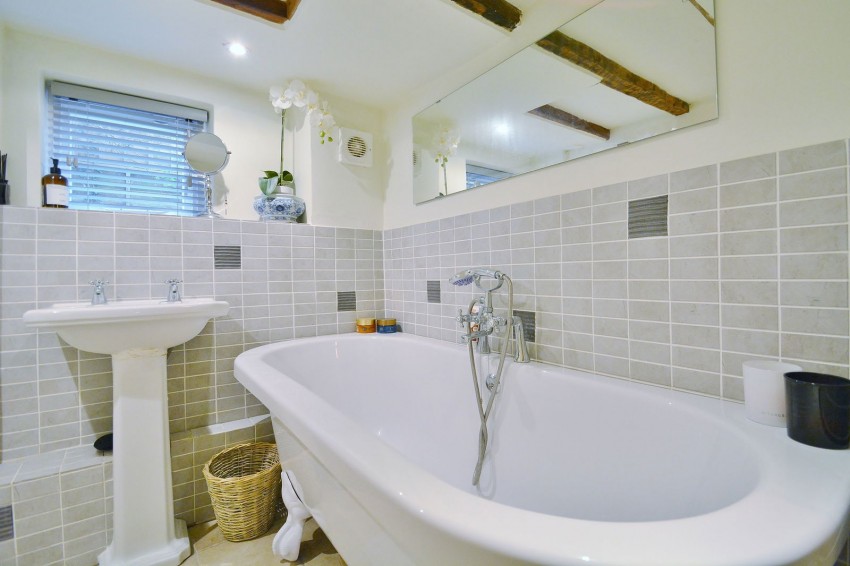 Images for Field Cottage, Upton