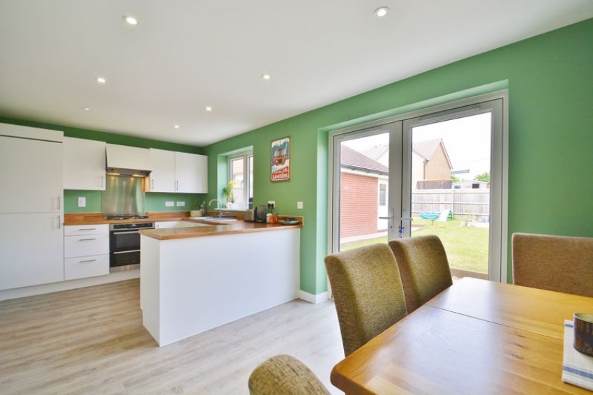 Images for Robin Gibb Road, Thame