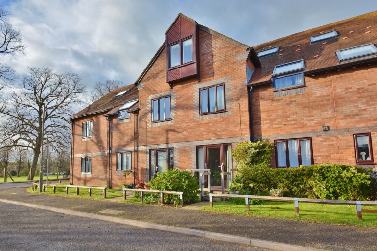 Sharman Beer Court, Thame