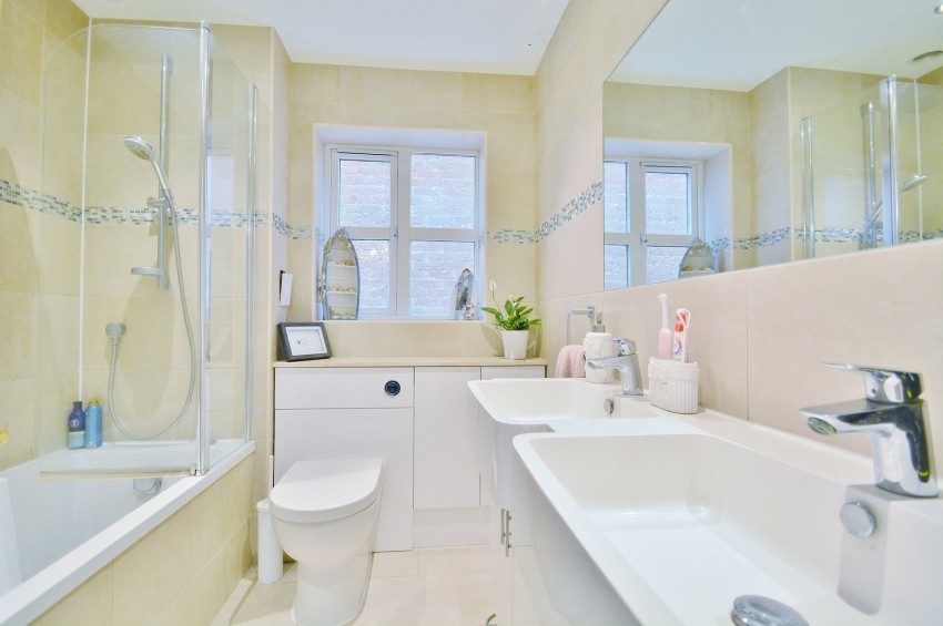 Images for Youens Drive, Thame