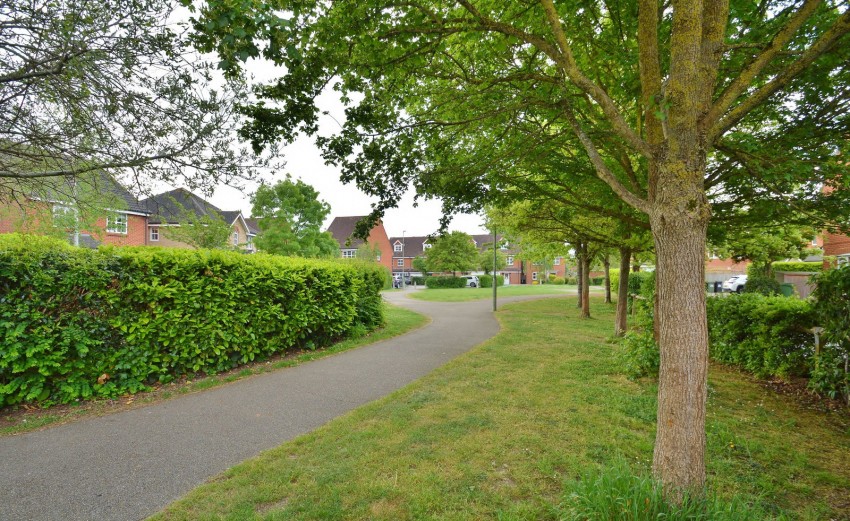 Images for Youens Drive, Thame