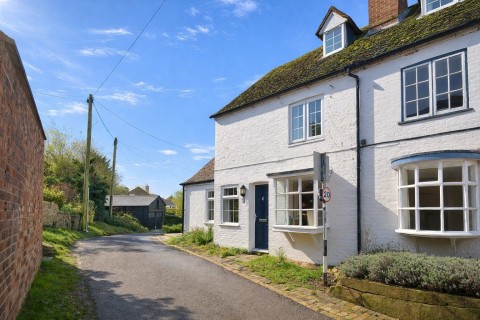 View Full Details for The Mount, Tetsworth, Thame, Oxfordshire, OX9 7AF