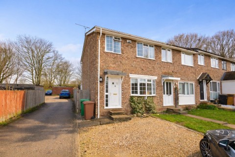 View Full Details for Cavalier Road, Thame, OX9 3TP