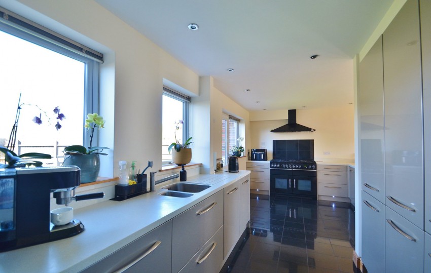 Images for Elmwood Close, Oakley